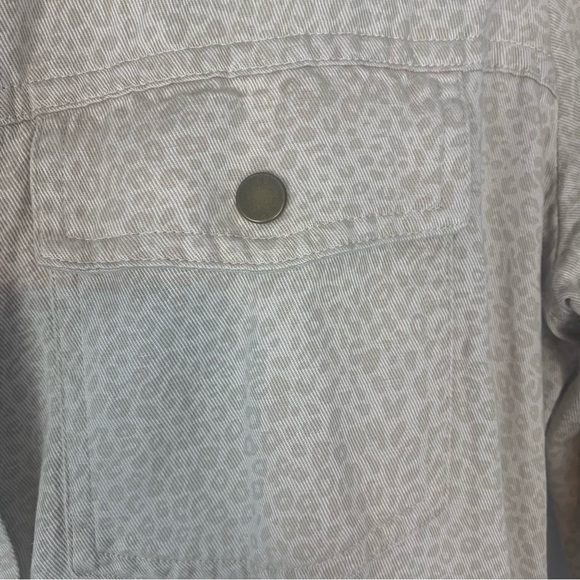 Rails Collins White Mini Chetah jacket size medium - Picture 7 of 9